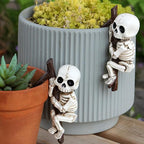 2-Piece Set Skeleton Pot Huggers for Planters, Climbing Flower Pot Hugger, Halloween Hanging Plant Decorations for Pots, Cute Plant Pot Decorations for Home Garden Patio Fence Lawn Yard (Skeleton)