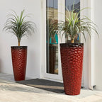 Glitzhome 31" H Large Plastic Tall Planters,Set of 2 Honeycomb Textured Gradient Red Tall Plant Pots with Drainage Holes,Oversized Planters Flower Pots for Indoor Outdoor Front Porch Patio
